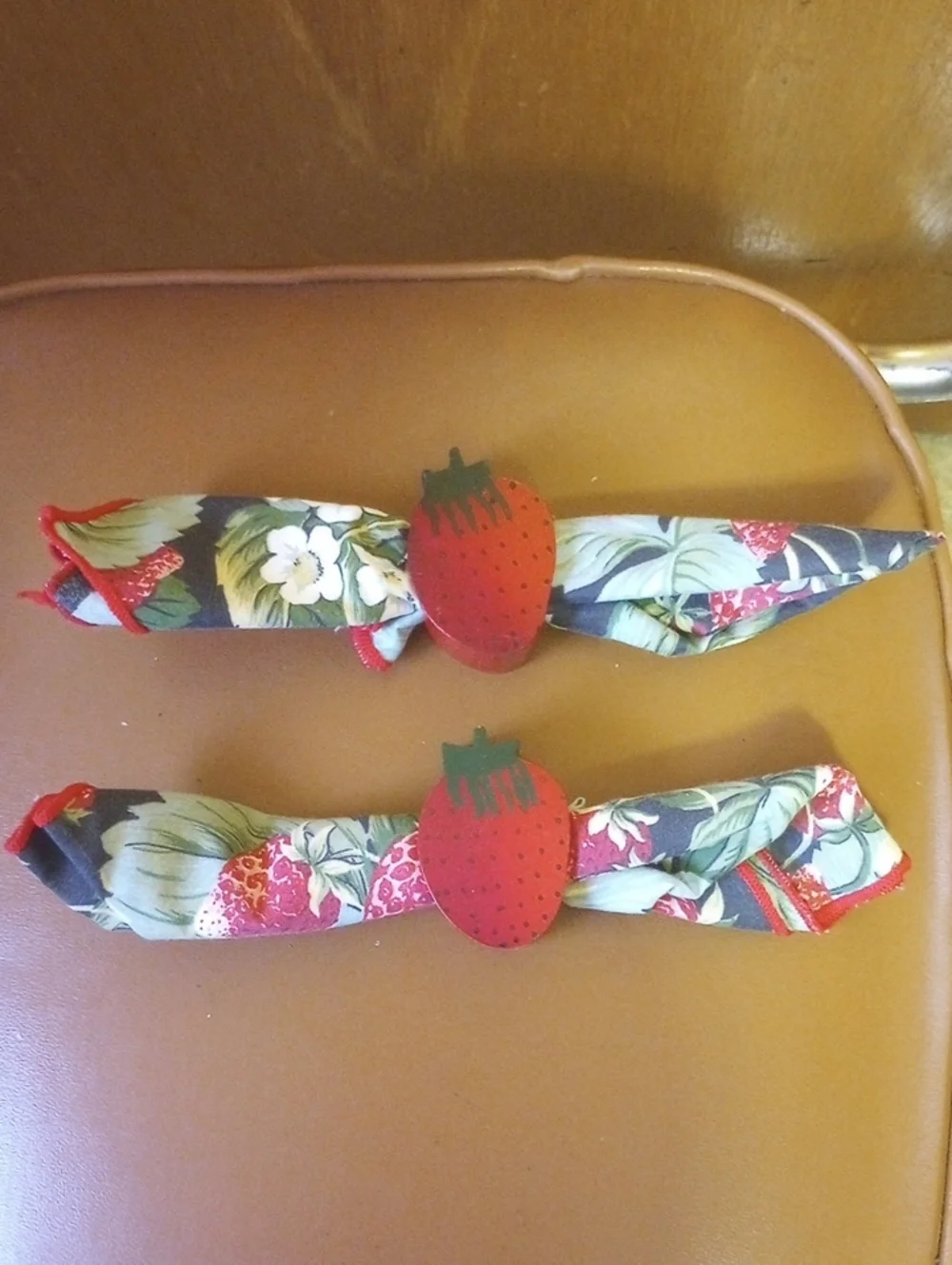 Strawberry Cloth Napkins & Napkin Ring Set. Red Green Black White Yellow